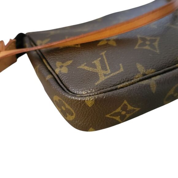 Louis Vuitton Monogram Pochette Accessories Handbag - Picture 11 of 16